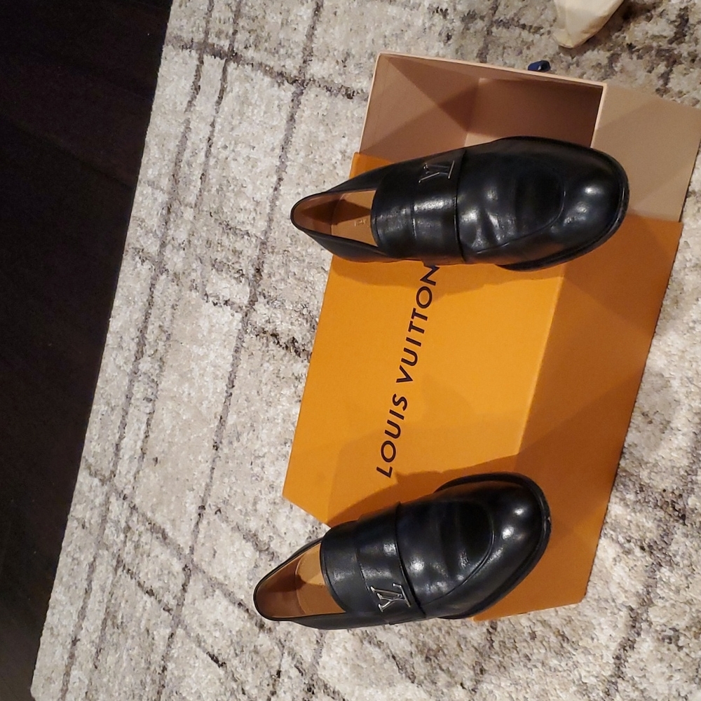 Louis vuitton hard bottom